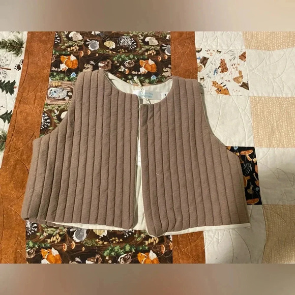 Elle and Pea Handmade Vest - Picture 1 of 3